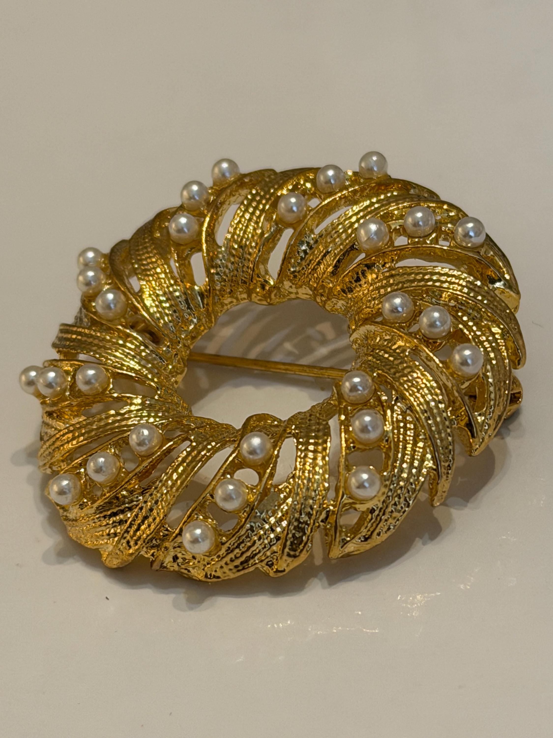 Vintage Gold Tone Wreath Brooch  Faux Pearl Leaf Pin, Costume Jewelry