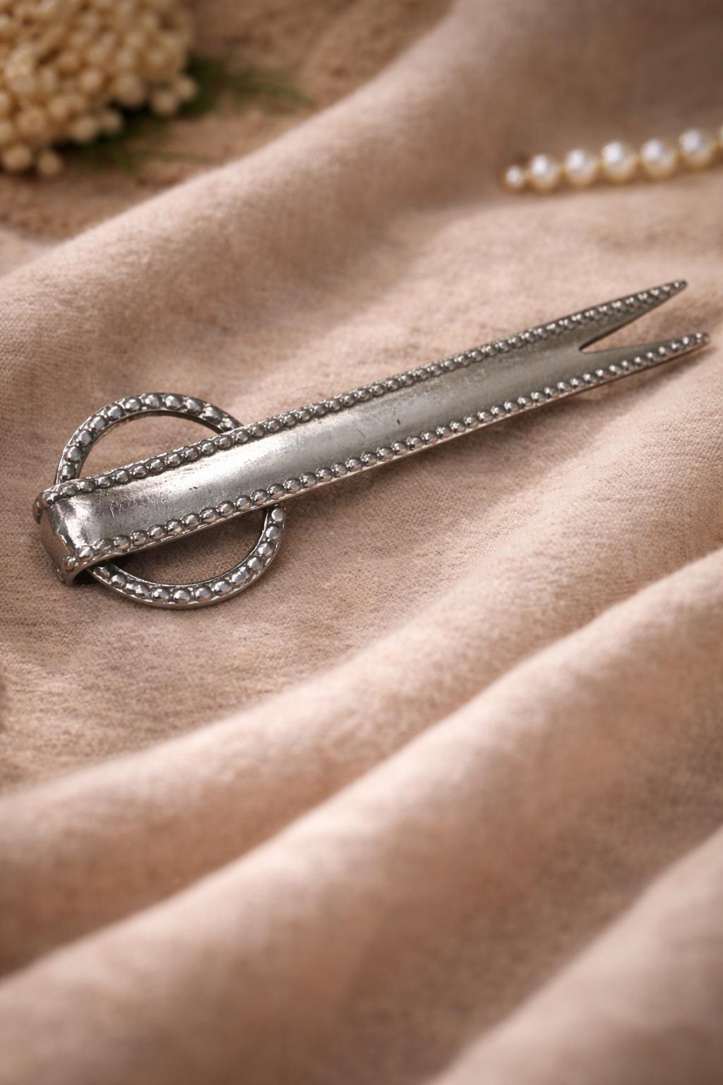 Vintage Silver Tone Bar Brooch  Beaded Edge, Open Ring Accent
