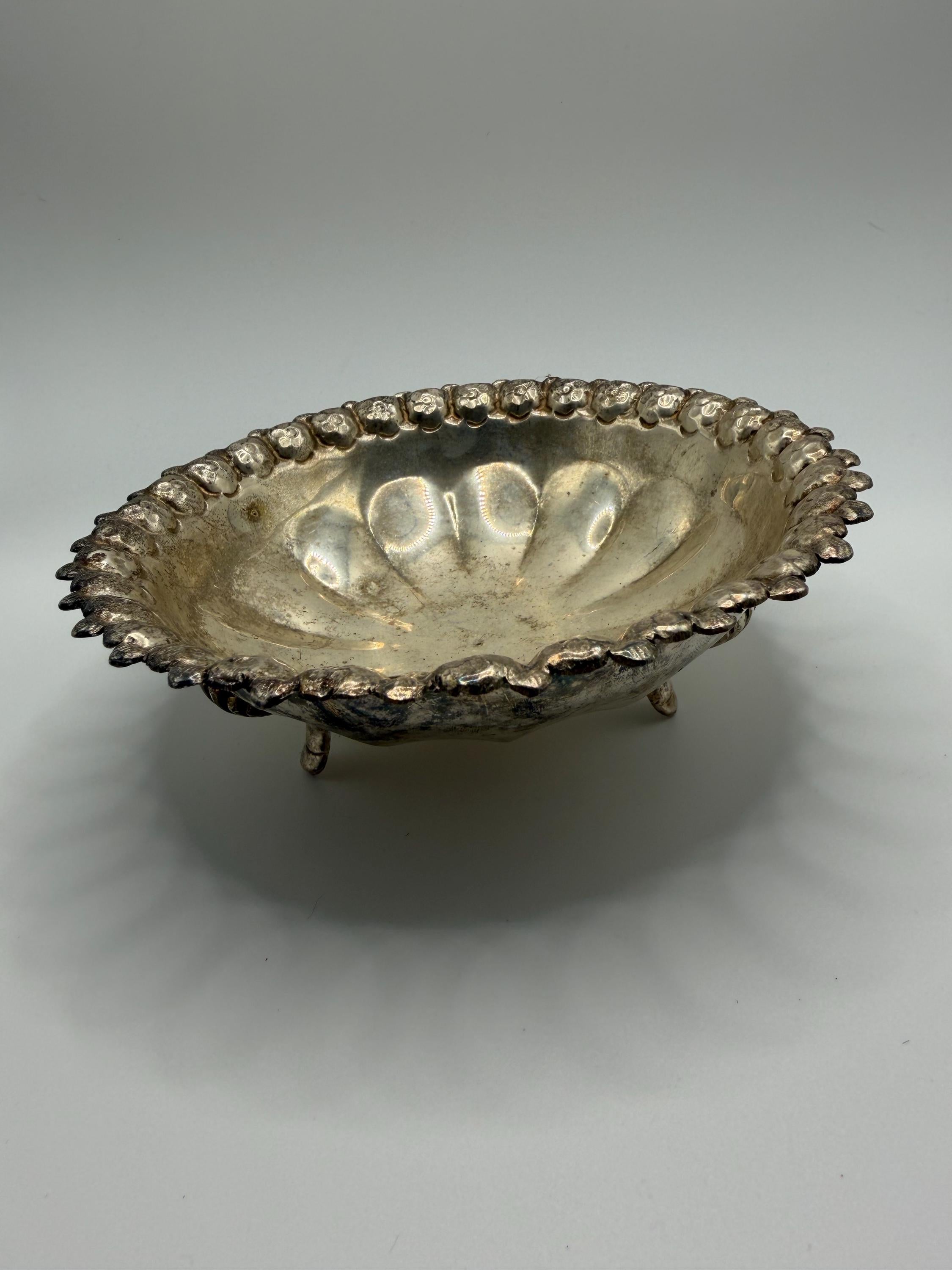 Vintage Silver Plated Pedestal Bowl / Footed Silver Bowl / Decorative Silver Centrepiece / Vintage Entertaining Decor / Country House Style