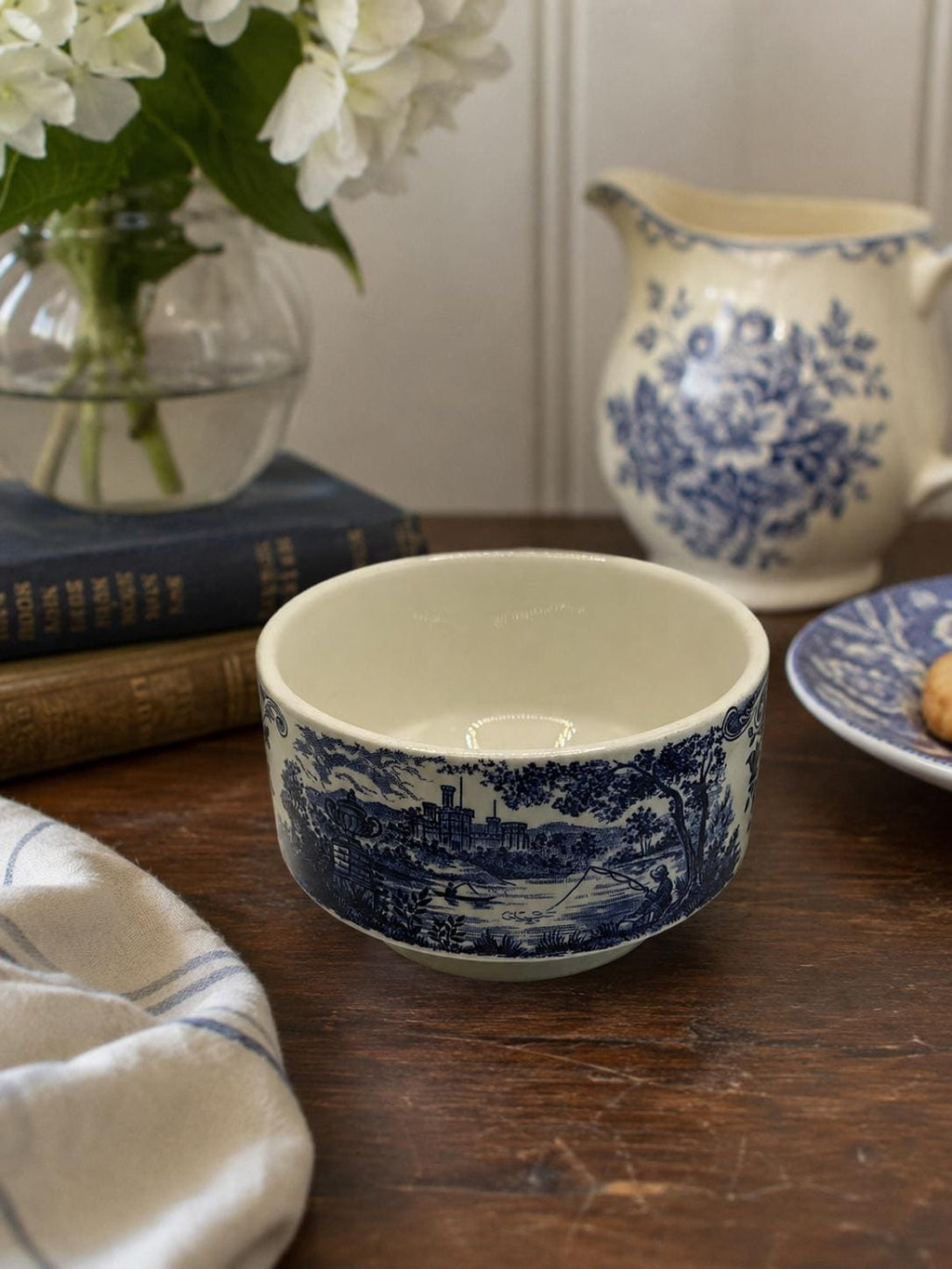 Vintage Broadhurst Ironstone Sugar Bowl | The English Scene | Blue & White Staffordshire Pottery