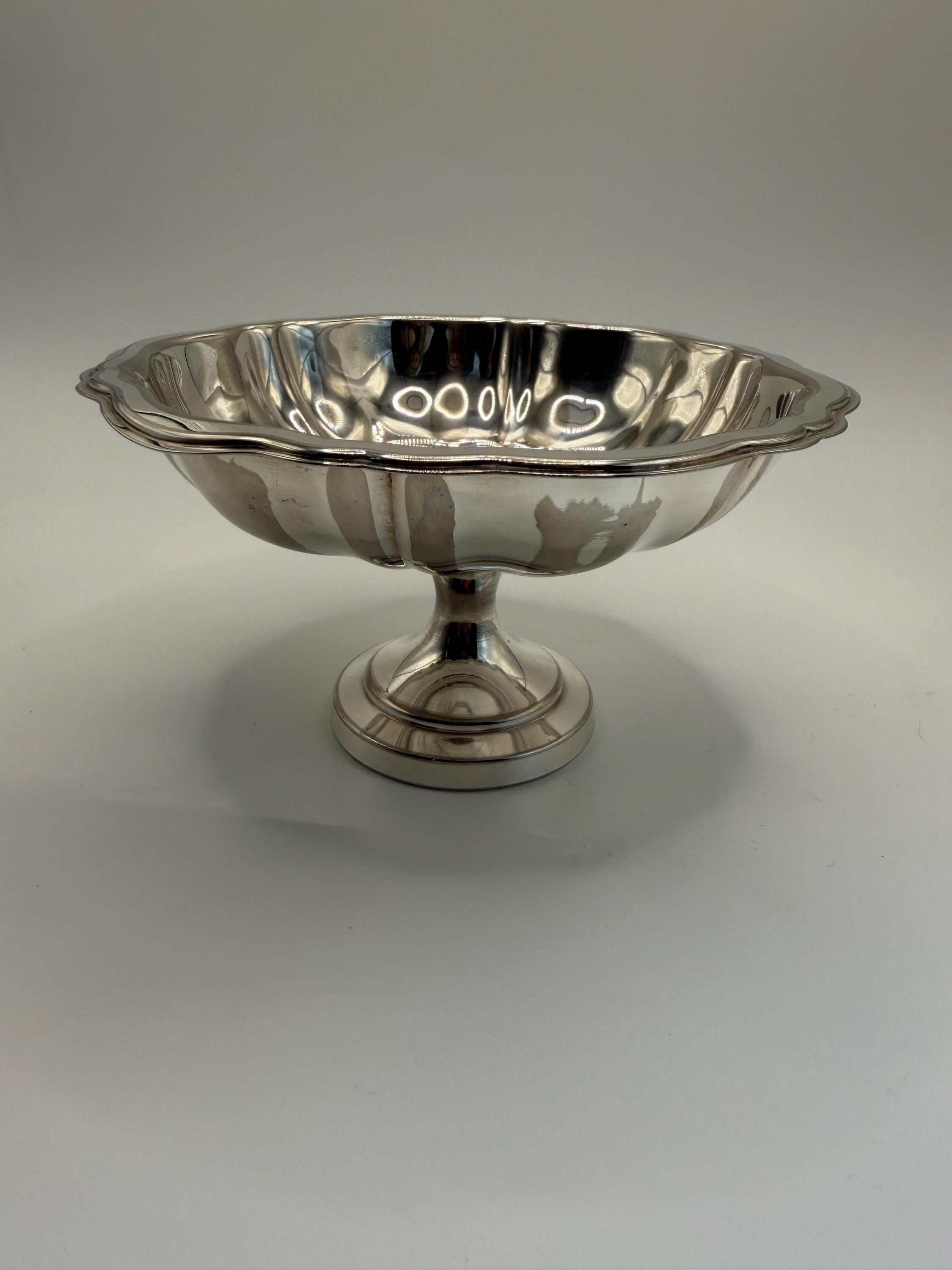 Vintage Oneida Silver Plated Pedestal Compote Dish | Scalloped Serving Bowl | Mid Century American Silver Plate | Bon Bon Dish | Candy Bowl