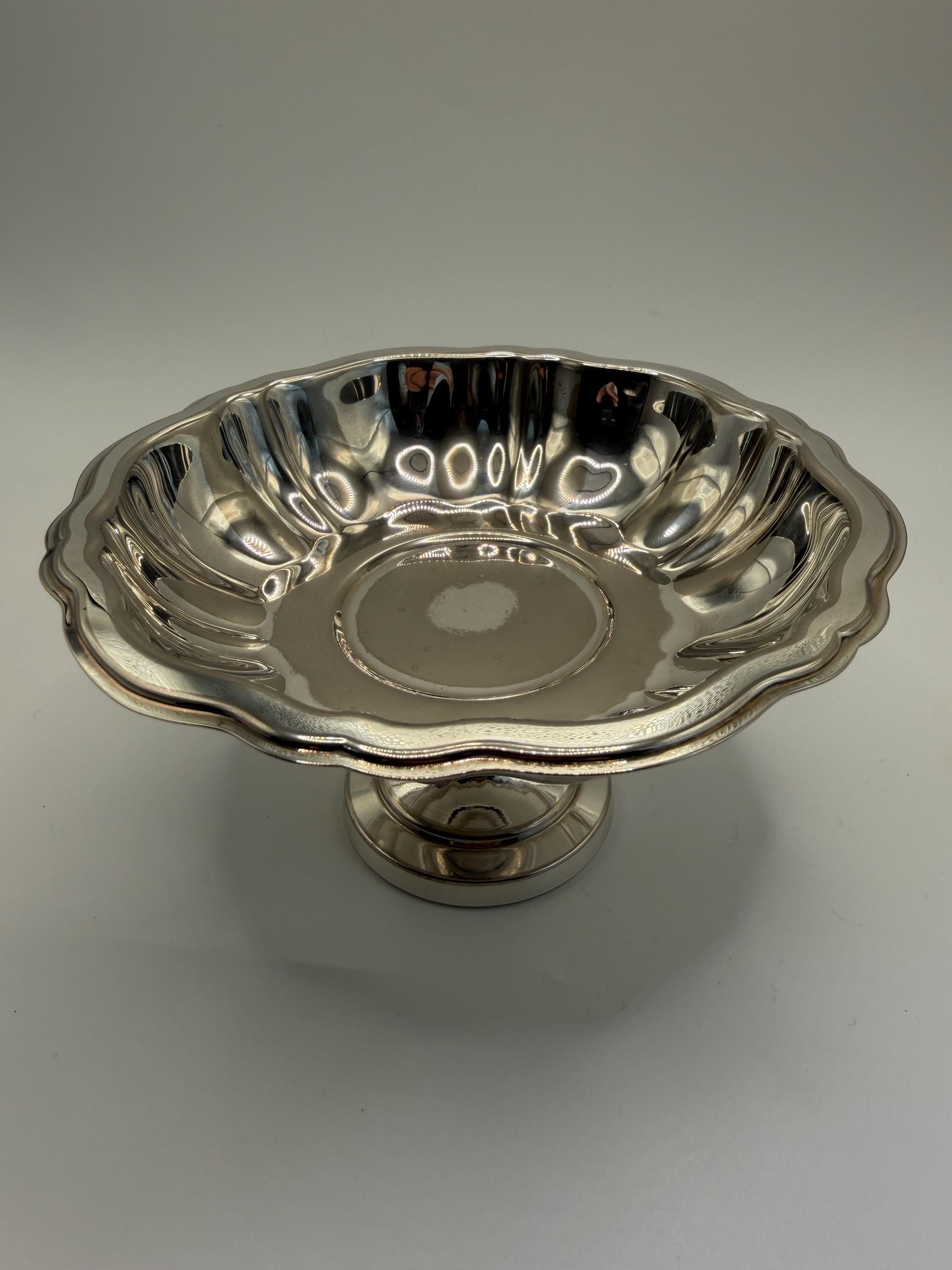 Vintage Oneida Silver Plated Pedestal Compote Dish | Scalloped Serving Bowl | Mid Century American Silver Plate | Bon Bon Dish | Candy Bowl