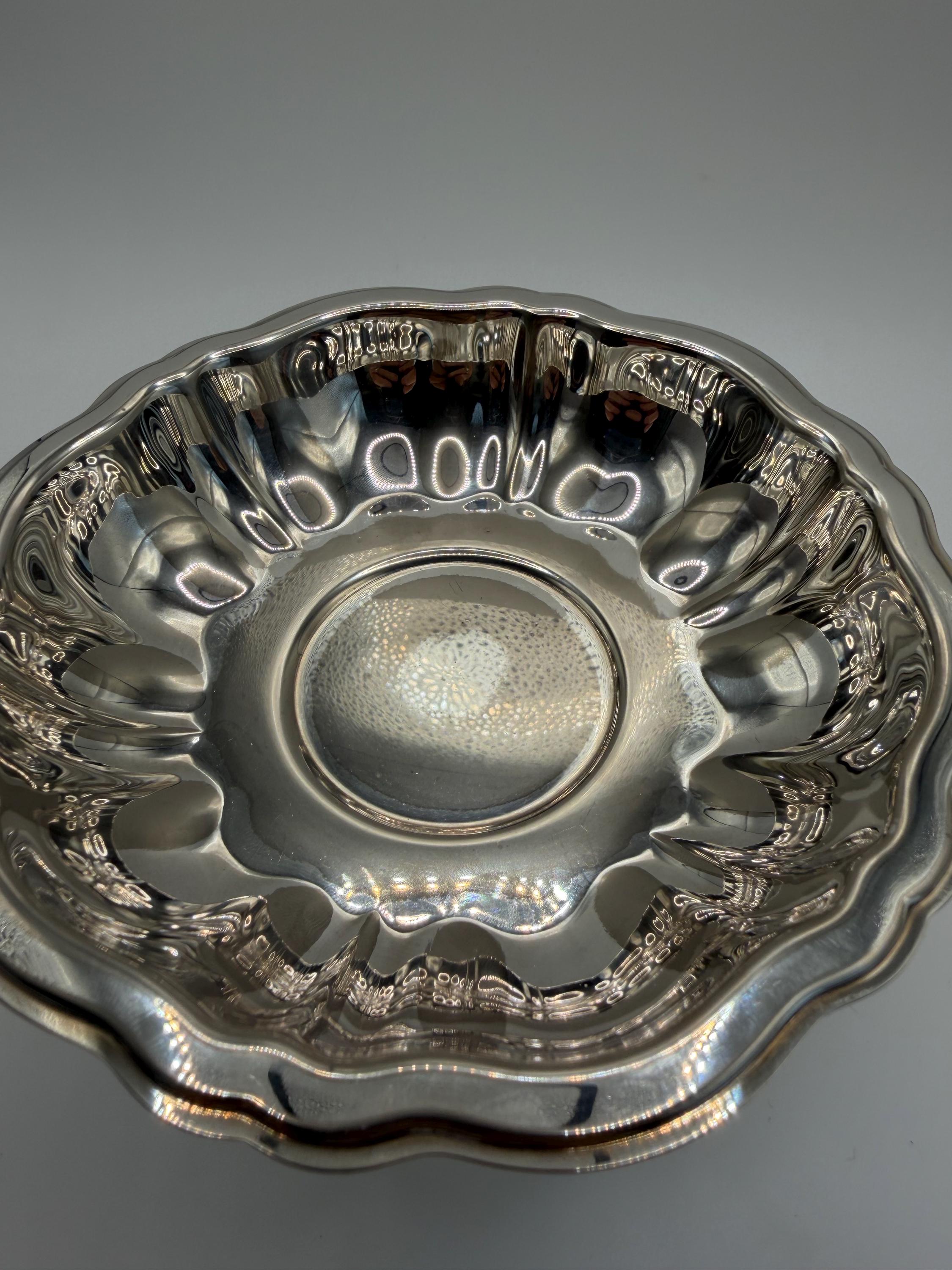 Vintage Oneida Silver Plated Pedestal Compote Dish | Scalloped Serving Bowl | Mid Century American Silver Plate | Bon Bon Dish | Candy Bowl
