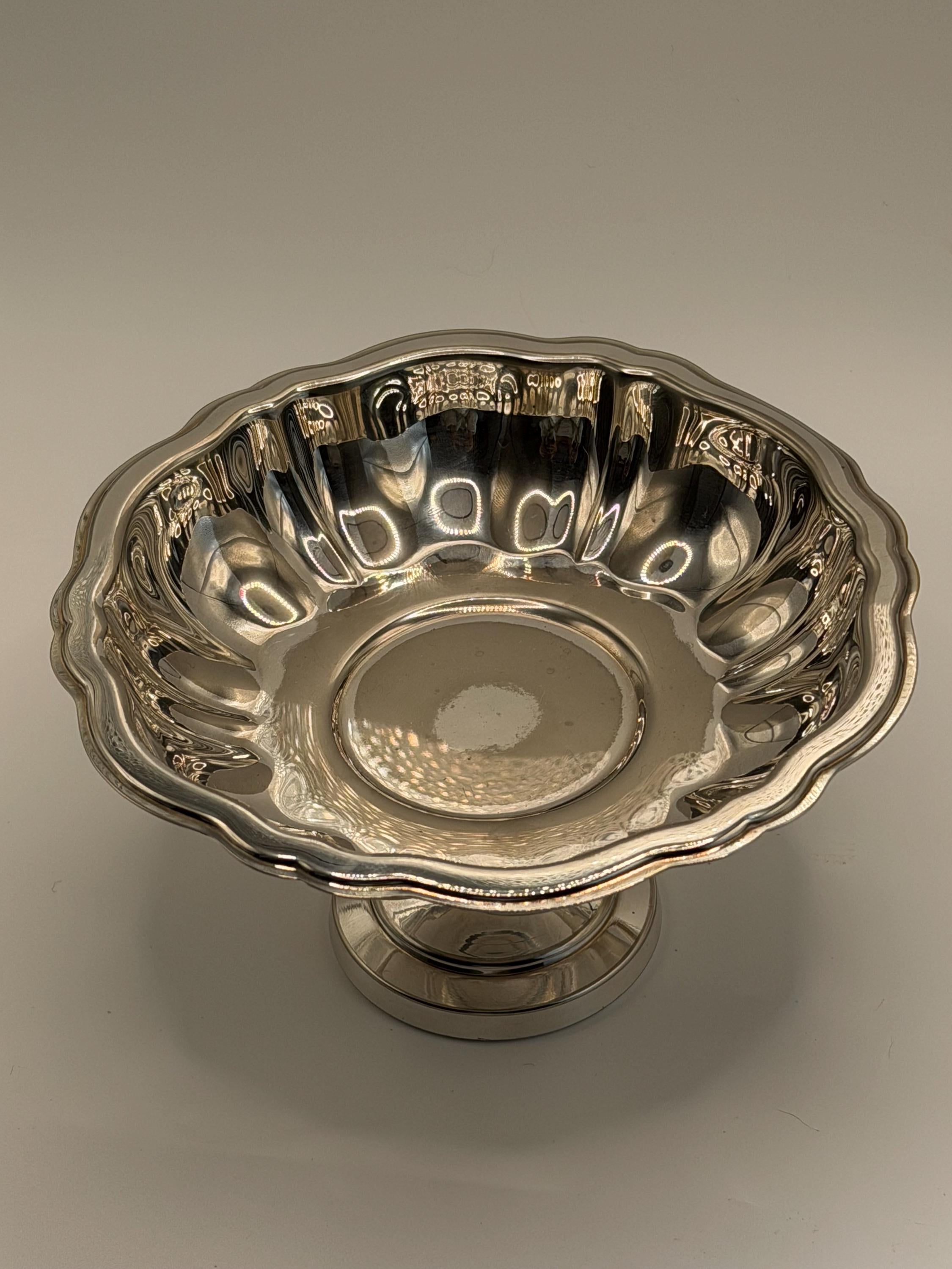 Vintage Oneida Silver Plated Pedestal Compote Dish | Scalloped Serving Bowl | Mid Century American Silver Plate | Bon Bon Dish | Candy Bowl