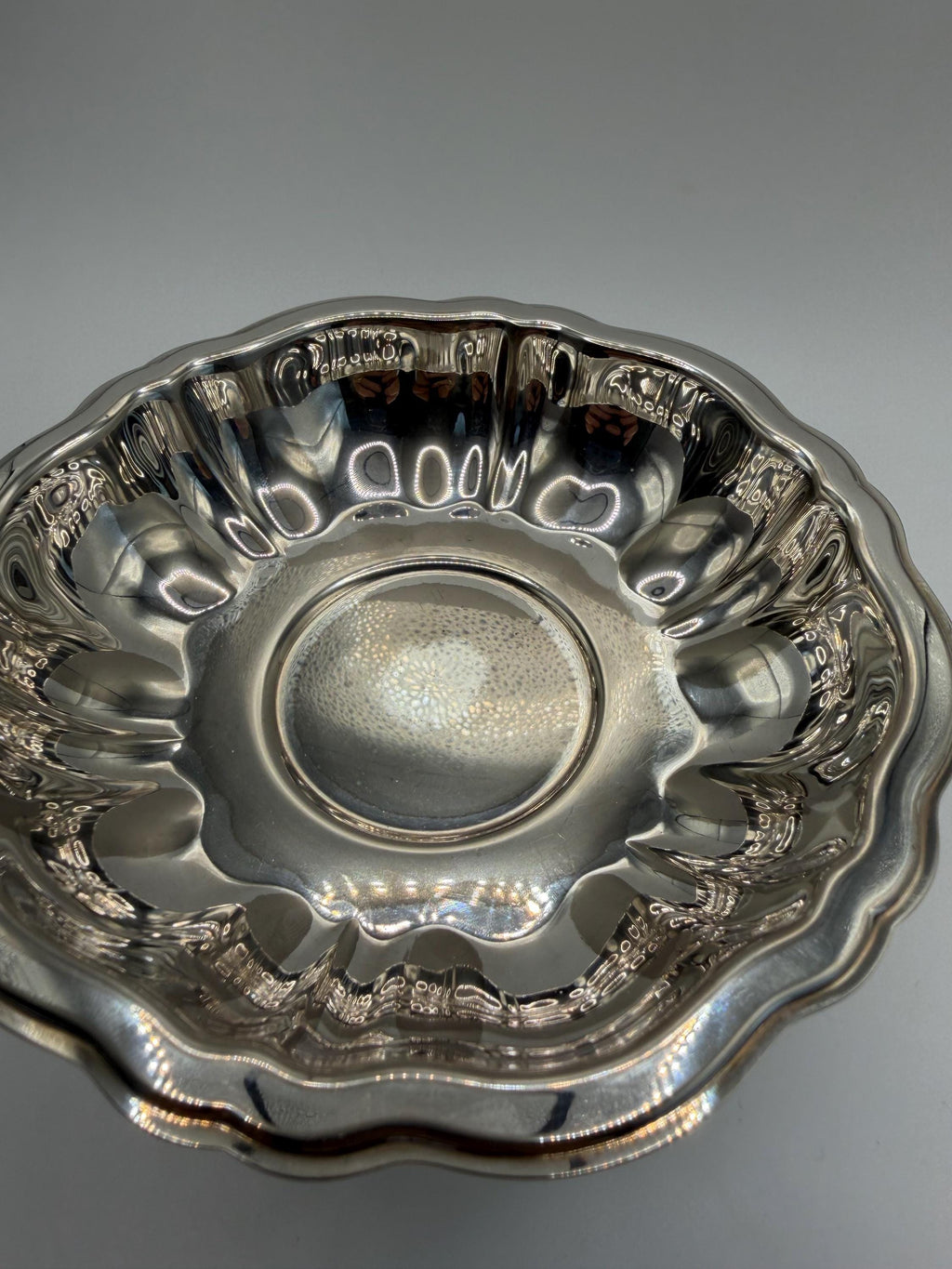 Vintage Oneida Silver Plated Pedestal Compote Dish | Scalloped Serving Bowl | Mid Century American Silver Plate | Bon Bon Dish | Candy Bowl